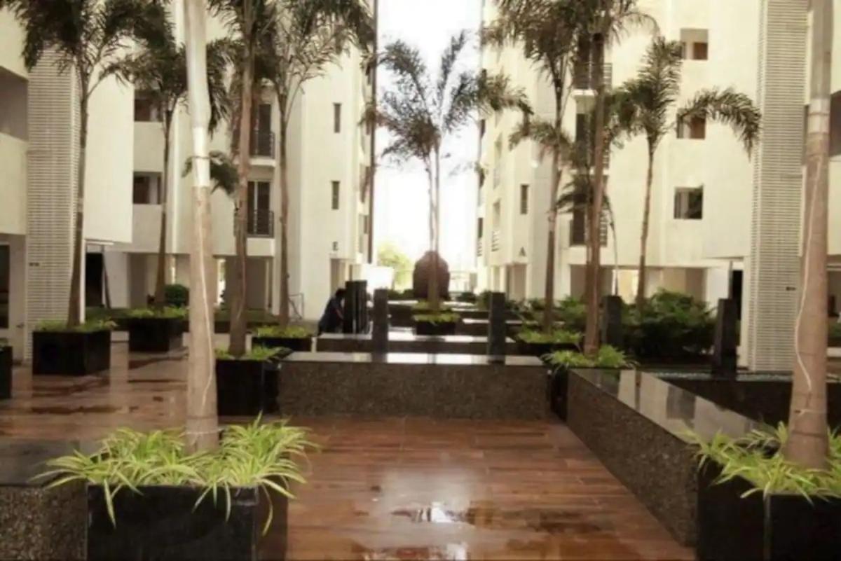 7 Seasons Palm Suite With Sky Orbit, Balcony, Swimming Pool, Wifi, Playground Rádzskot Kültér fotó